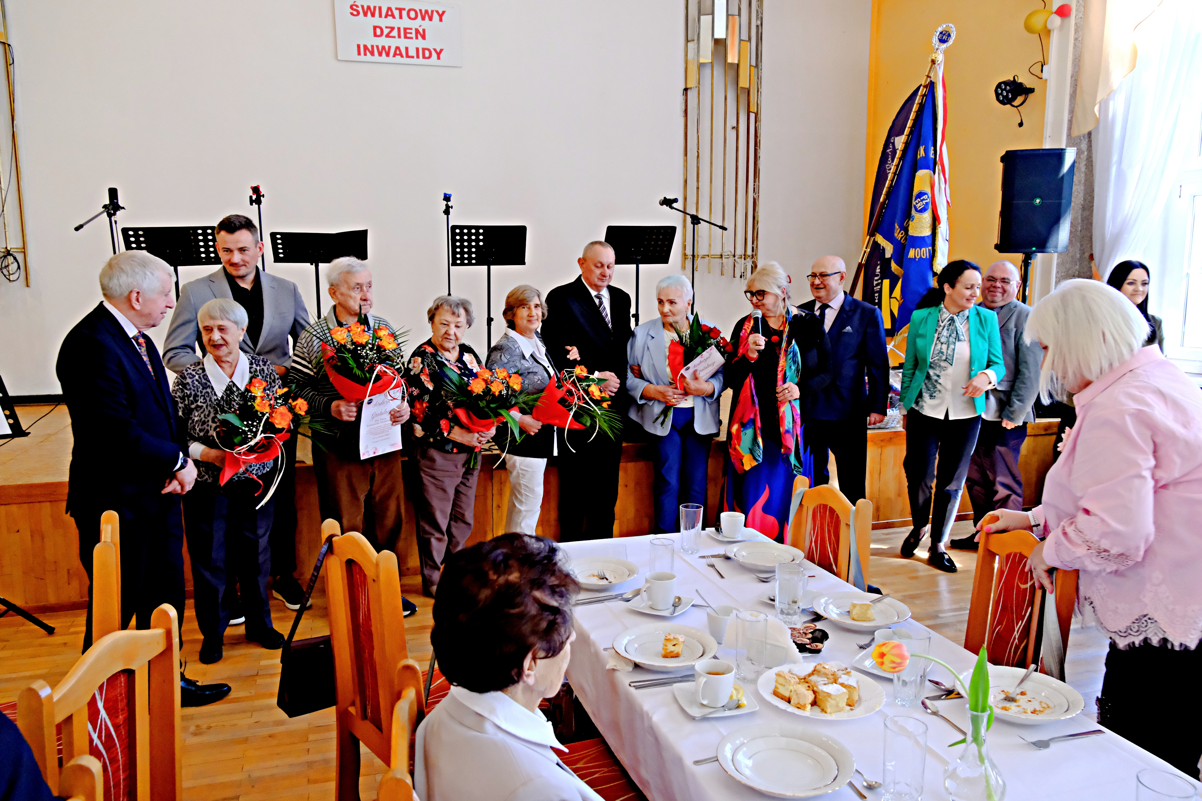 Tu kliknij, aby powi�kszy� i przegl�da� zdj�cia z tej uroczysto�ci
